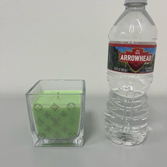 Logo Candle - Picture 2 of 3